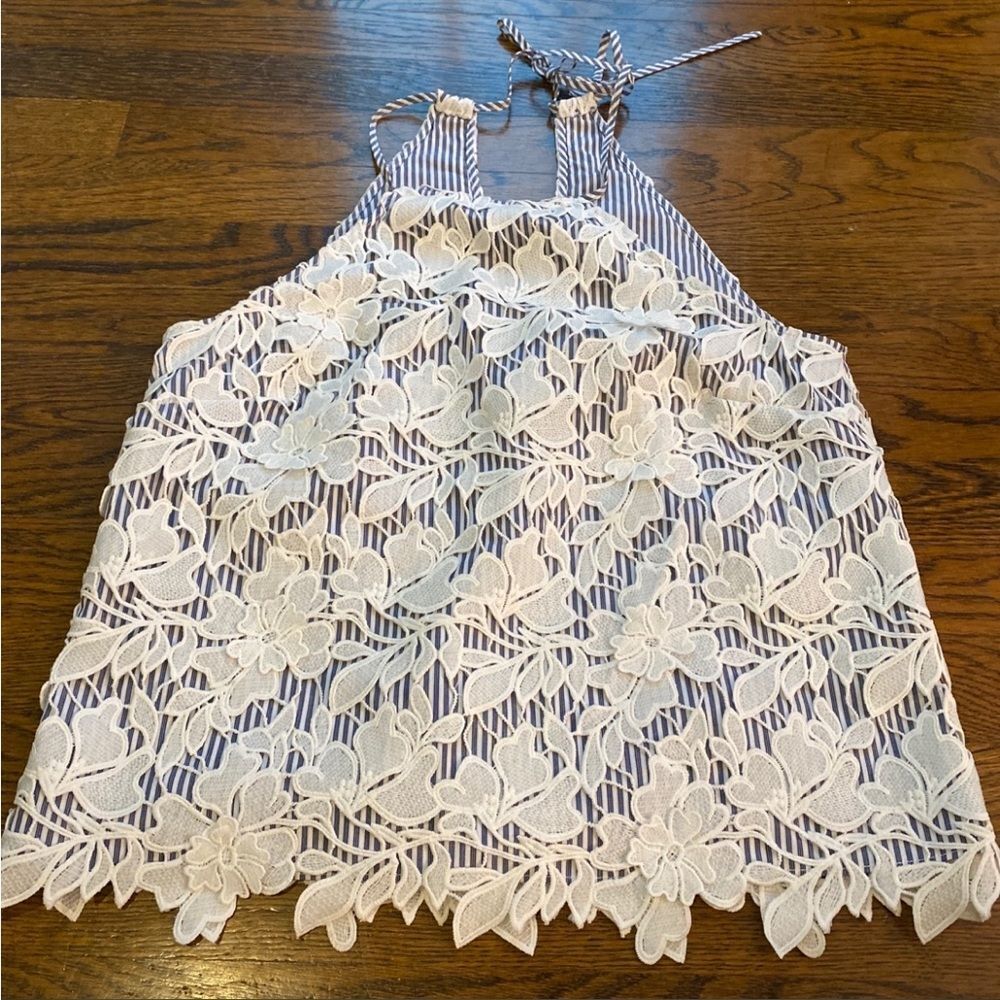Intermix medium blouse - Picture 1 of 7